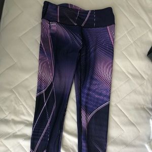 Purple design fabletics ankle high leggings